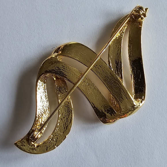 Vintage ribbon brooch gold tone pin zigzag zig zag squiggle - Picture 4 of 7